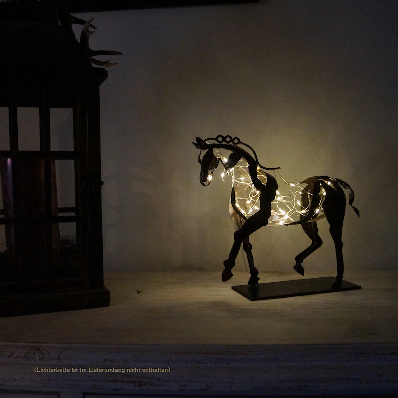 METAL HORSE SCULPTURE DECORATION